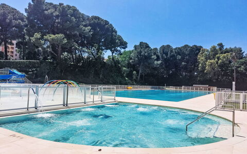 Les Morières: Blu, Piscina, Ricorrere, Materiale Composito, Tempo Libero, Terme, Resort Citta ', Shade, Centro Ricreativo