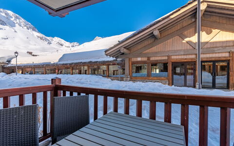 Tignes 396: Cielo, Proprietà, Legna, Costruzione, Neve, Recinzione, Architettura, Shade, Portico, Casa