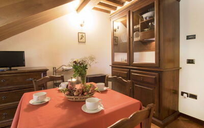 Alloggio:&nbsp;Montecorneo 250.5