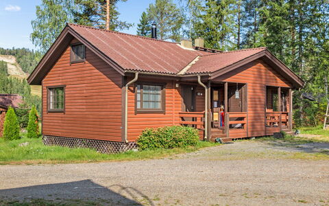 Villa Illi: Legna, Casa, Villetta, Casa, Tetto, Raccordo, Area Rurale, Lotto, Log Cabin