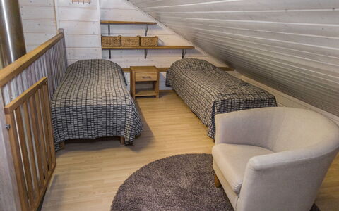Villa Illi: Pavimento, Interior Design, Pavimentazione, Mobilia, Legna, Letto, Soffitto, Camera Da Letto, Camera, Pavimento In Legno