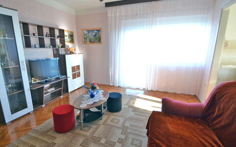 Josip: Camera, Proprietà, Mobilia, Soggiorno, Costruzione, Interior Design, Pavimento, Casa, Immobiliare, Casa