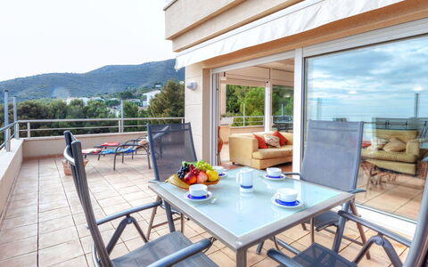 Fane: Proprietà, Costruzione, Camera, Casa, Mobilia, Immobiliare, Casa, Interior Design, Tavolo, Balcone