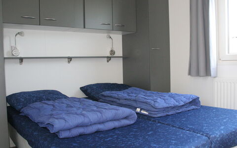 Retranchement 100: Mobilia, Proprietà, Comfort, Azzurro, Cabinetry, Tessile, Legna, Costruzione, Interior Design, Pavimento