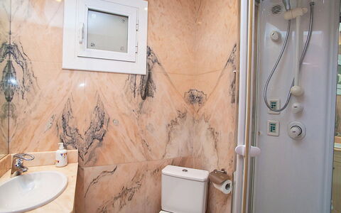 Pg Gracia - Valencia: Bagno, Camera, Proprietà, Parete, Idraulico Fixture, Vasca Da Bagno, Interior Design, Piastrella, Casa, Doccia