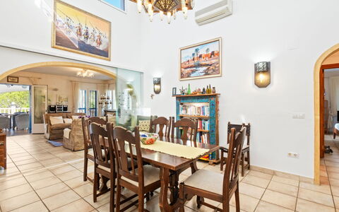 Mirada al Sol: Soffitto, Mobilia, Interior Design, Pavimentazione, Pavimento, Cucina & Sala Da Pranzo Tavolo, Camera, Sedia, Sala Da Pranzo, Appartamento