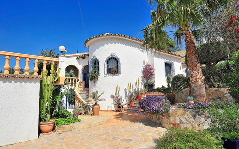 Mirada al Sol: Proprietà, Casa, Casa, Immobiliare, Costruzione, Zona Residenziale, Estate, Architettura, Albero, Cielo