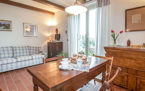 Olindia: Camera, Proprietà, Mobilia, Costruzione, Interior Design, Tavolo, Casa, Pavimento, Immobiliare, Soffitto
