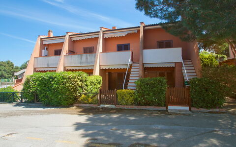 Casina: Pianta, Cielo, Costruzione, Nube, Finestra, Shade, Albero, Casa, Quartiere, Urban Design