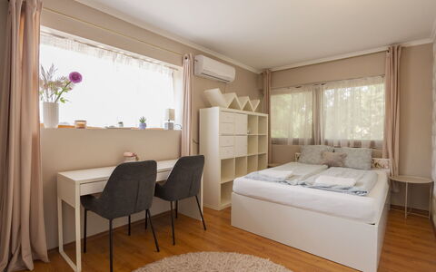 Villa Mediterran: Mobilia, Interior Design, Letto, Legna, Pavimento, Camera Da Letto, Camera, Pavimentazione, Soffitto, Tessile