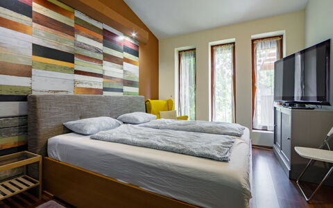 Villa Mediterran: Mobilia, Proprietà, Costruzione, Comfort, Legna, Telaio Del Letto, Shade, Finestra, Interior Design