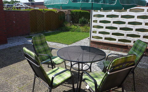 Sonnenschein: Mobilia, Proprietà, Sedia, Tavolo Esterno, Terrazza, Mobili Da Esterno, Tavolo, Cortile, Ombrello, Backyard