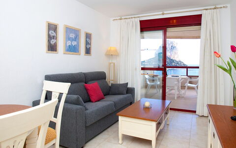 Calpe Calp 867: Camera, Proprietà, Mobilia, Soggiorno, Interior Design, Costruzione, Giallo, Pavimento, Casa, Immobiliare