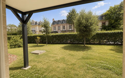 Deauville-Trouville 255: Erba, Giardino, Arbusto, Zona Residenziale, Lotto, Prato, Casa, Shade, Estate