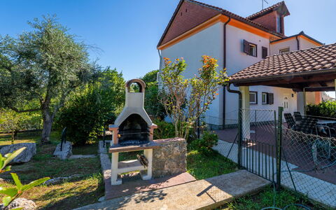 Franjo: Tetto, Casa, Giardino, Estate, Villetta, Landscaping, Hacienda, Cortile, Backyard, Villa