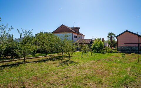 Opatija Ika 106: Cielo, Casa, Area Rurale, Plain, Casa, Lotto, Tetto, Villetta, Campo, Agriturismo