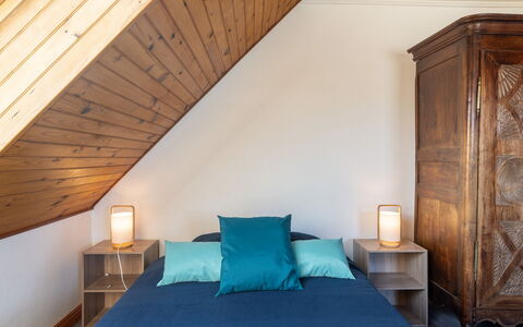 Résidence du Port: Mobilia, Proprietà, Tavolo, Cabinetry, Sedia, Legna, Costruzione, Illuminazione, Controsoffitto, Interior Design