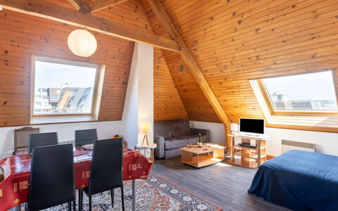 Résidence du Port: Mobilia, Proprietà, Tavolo, Cabinetry, Sedia, Legna, Costruzione, Illuminazione, Controsoffitto, Interior Design