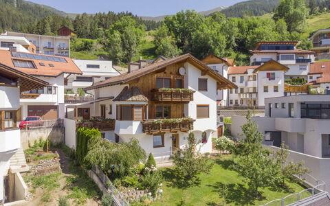 Evi: Zona Residenziale, Quartiere, Paesino Di Montagna, Proprietà, Cittadina, Costruzione, Insediamento Umano, Casa, Immobiliare, Villaggio
