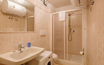 Alloggio:&nbsp;Apt 18 270.18