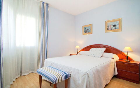 Edificio Blanqueries: Camera Da Letto, Letto, Mobilia, Camera, Lenzuolo, Proprietà, Telaio Del Letto, Pavimento, Bedding, Interior Design