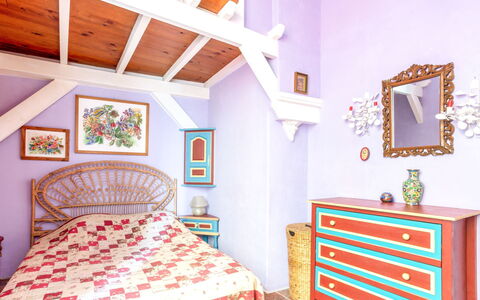 Miralheti: Mobilia, Proprietà, Costruzione, Prodotto, Finestra, Azzurro, Verde, Interior Design, Legna, Cabinetry