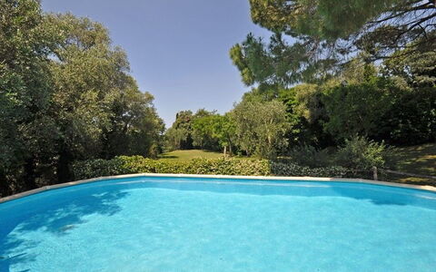 Il Principe: Piscina, Proprietà, Paesaggio Naturale, Acqua, Tempo Libero, Immobiliare, Estate, Casa, Albero, Vacanza
