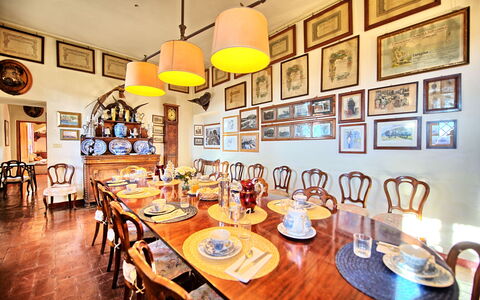 Il Principe: Camera, Proprietà, Costruzione, Giallo, Sala Da Pranzo, Interior Design, Tavolo, Ristorante, Brunch, Immobiliare
