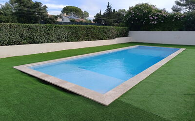 Saint-Raphaël 182: Cielo, Nube, Rettangolo, Azzurro, Piscina, Costruzione, Shade, Acqua, Lotto, Pianta