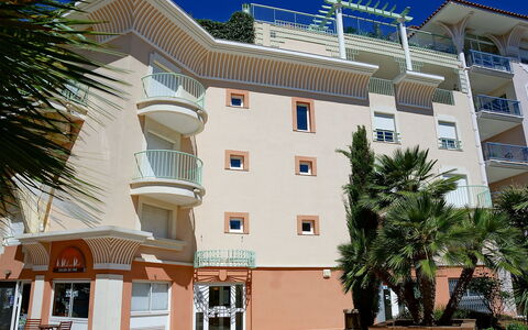 Résidence les Cariatides: Costruzione, Proprietà, Immobiliare, Architettura, Casa, Appartamento, Zona Residenziale, Casa, Uso Misto, Quartiere