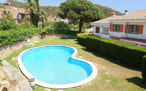 Zen: Proprietà, Piscina, Casa, Immobiliare, Costruzione, Villa, Estate, Erba, Tempo Libero, Vacanza