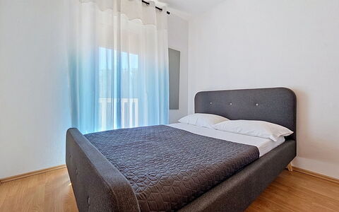 Trogir Slatine 166: Piscina, Catena Montuosa, Eco Hotel, Ricorrere, Estate, Valle, Villa, Landscaping, Resort Citta ', Backyard