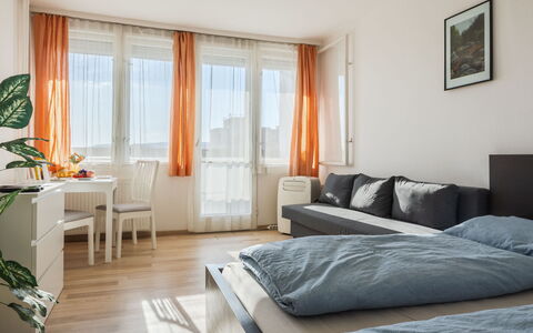 Prater: Mobilia, Interior Design, Pavimento, Pavimentazione, Legna, Camera, Letto, Camera Da Letto, Soffitto, Appartamento