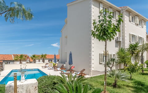 Brač Sutivan 104: Proprietà, Costruzione, Immobiliare, Casa, Zona Residenziale, Architettura, Appartamento, Albero, Vacanza, Ricorrere