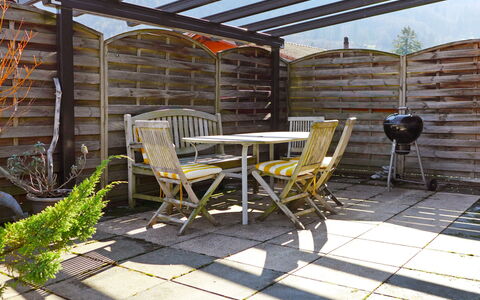 Wilderswil 112: Proprietà, Mobilia, Pianta, Sedia, Costruzione, Tavolo Esterno, Mobili Da Esterno, Legna, Shade, Interior Design