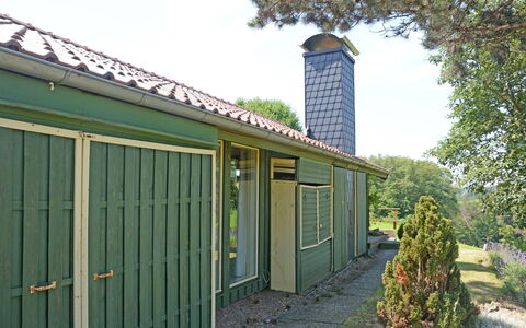 Wiesenhütte: Pianta, Costruzione, Proprietà, Cielo, Albero, Shade, Finestra, Nube, Zona Residenziale, Tetto