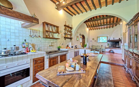 Villa Campogialli: Proprietà, Camera, Costruzione, Controsoffitto, Interior Design, Cucina, Immobiliare, Soffitto, Estate, Casa