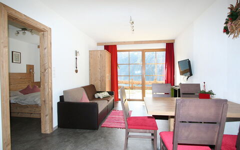 Längenfeld 380: Camera, Proprietà, Mobilia, Costruzione, Interior Design, Casa, Soggiorno, Pavimento, Tavolo, Architettura