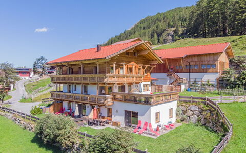 Längenfeld 380: Pianta, Cielo, Proprietà, Costruzione, Finestra, Albero, Lotto, Casa, Paesaggio Naturale, Tempo Libero