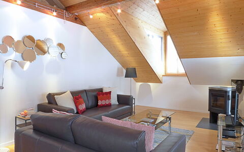 Mittaghorn Apt.8: Divano, Proprietà, Mobilia, Comfort, Tavolo, Costruzione, Interior Design, Legna, Casa, Soggiorno