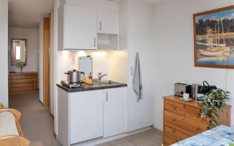 Primula Apt. B: Mobilia, Interior Design, Legna, Pavimentazione, Cucina, Pavimento, Lavello, Controsoffitto, Camera, Soffitto