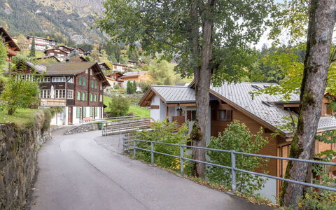 Roossihuus Apt.s: Albero, Casa, Casa, Area Rurale, Insediamento Umano, Hill Station, Catena Montuosa, Pendenza, Villaggio