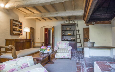 Casa delle Fiabe: Camera, Proprietà, Costruzione, Interior Design, Mobilia, Casa, Soggiorno, Soffitto, Immobiliare, Fascio