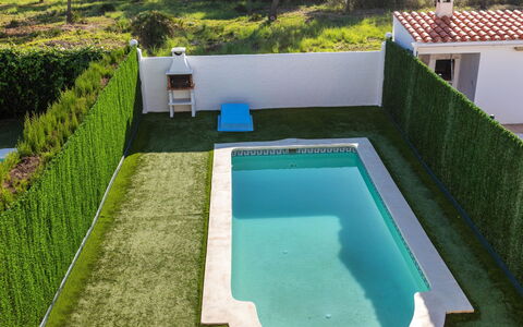 Montalt Ix: Acqua, Pianta, Proprietà, Verde, Rettangolo, Costruzione, Piscina, Architettura, Erba, Shade