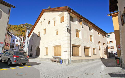 Chesa Chascharia 1: Quartiere, Cittadina, Proprietà, Zona Residenziale, Costruzione, Insediamento Umano, Casa, Strada, Architettura, Immobiliare