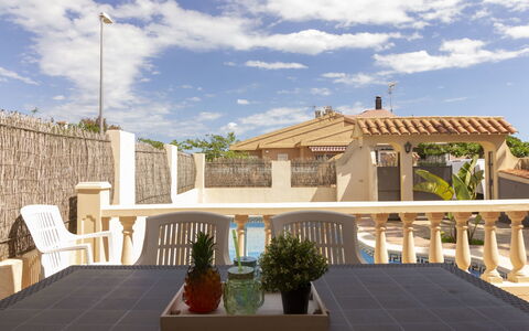 Fumadell: Proprietà, Costruzione, Casa, Casa, Immobiliare, Zona Residenziale, Estate, Tetto, Villa, Architettura