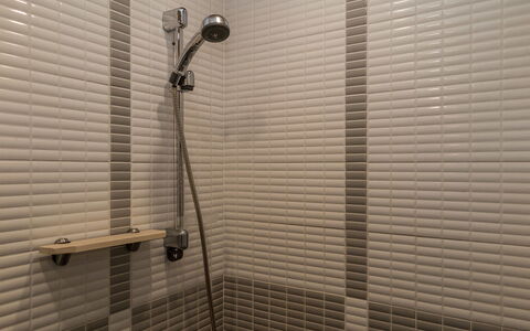 Syvärinkulta B: Idraulico Fixture, Bagno, Idraulico, Piastrella, Soffione Doccia, Ceramica