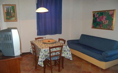 La Balla: Camera, Proprietà, Mobilia, Soggiorno, Interior Design, Pavimento, Tavolo, Costruzione, Immobiliare, Casa