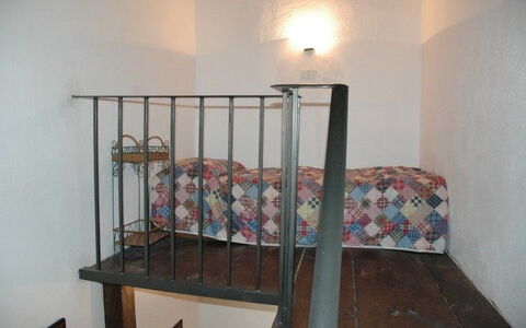 Appartamento Beatrice: Prodotto, Proprietà, Camera, Corrimano, Mobilia, Ferro, Letto, Casa, Le Scale, Metallo