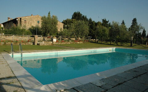 Appartamento Beatrice: Piscina, Proprietà, Acqua, Tempo Libero, Casa, Vacanza, Immobiliare, Albero, Costruzione, Villa